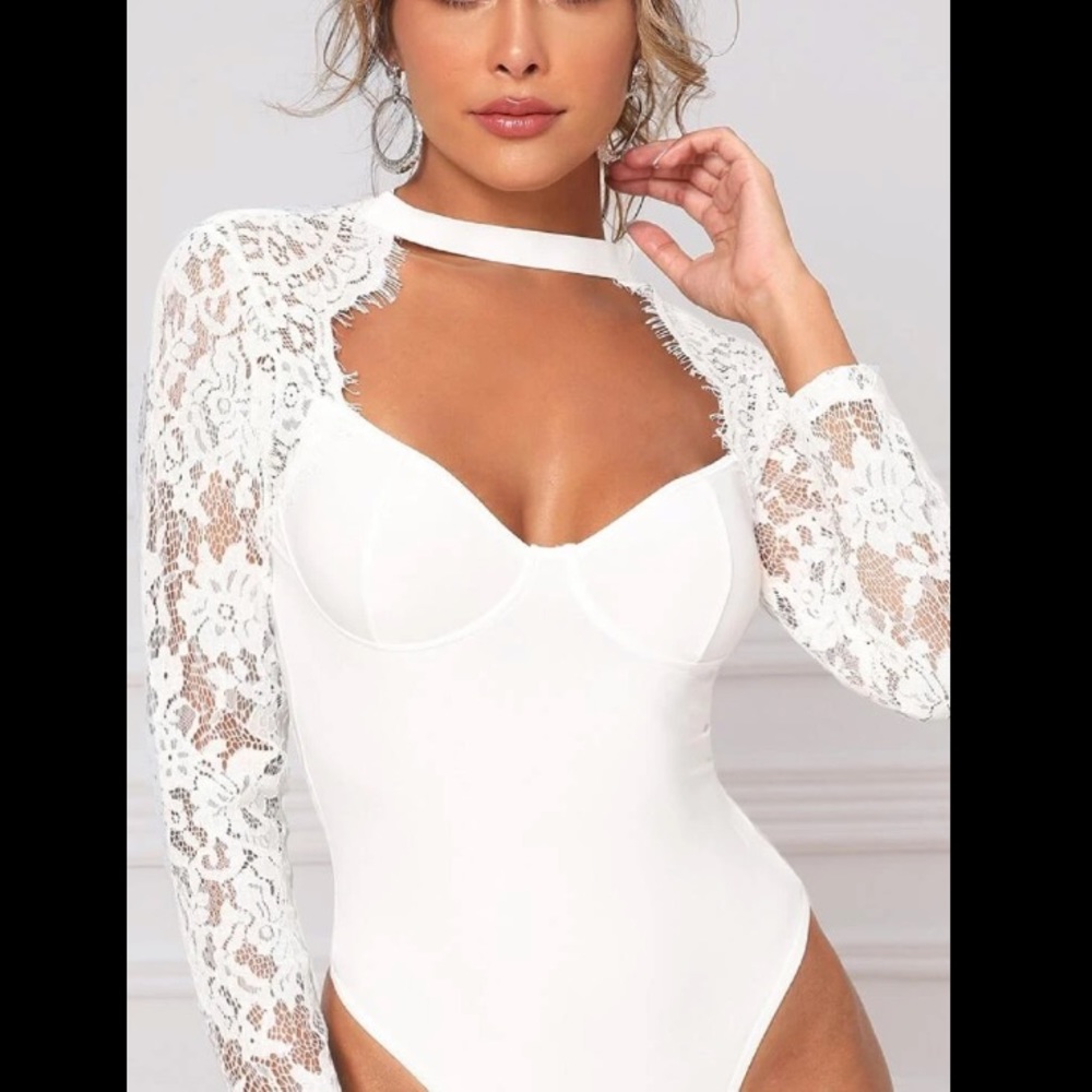 Lace bodysuit NWOT✨